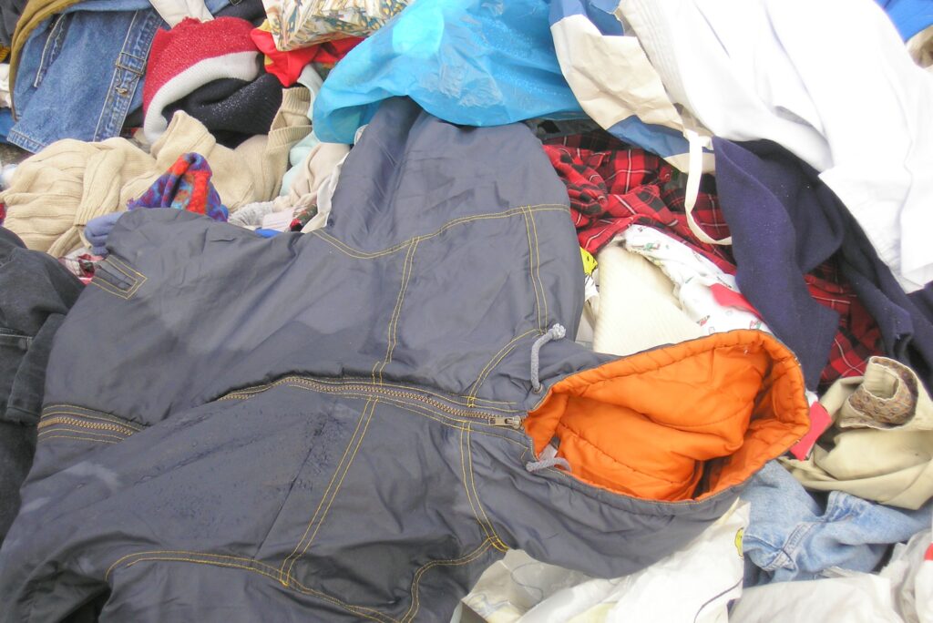 Collecte de vêtements usagés